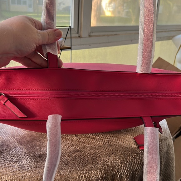 DONNA KARAN NY WAVERLY HUGE ZIP TOTE - Picture 7 of 11